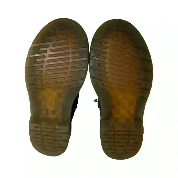 Kids Dr Marten Boots Size 2 - Picture 5 of 6